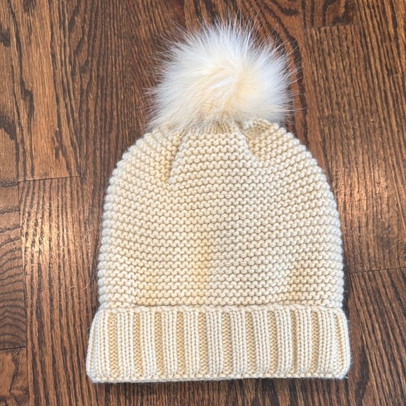 Zara Accessories - Cream Knit Pom-Pom Hat
